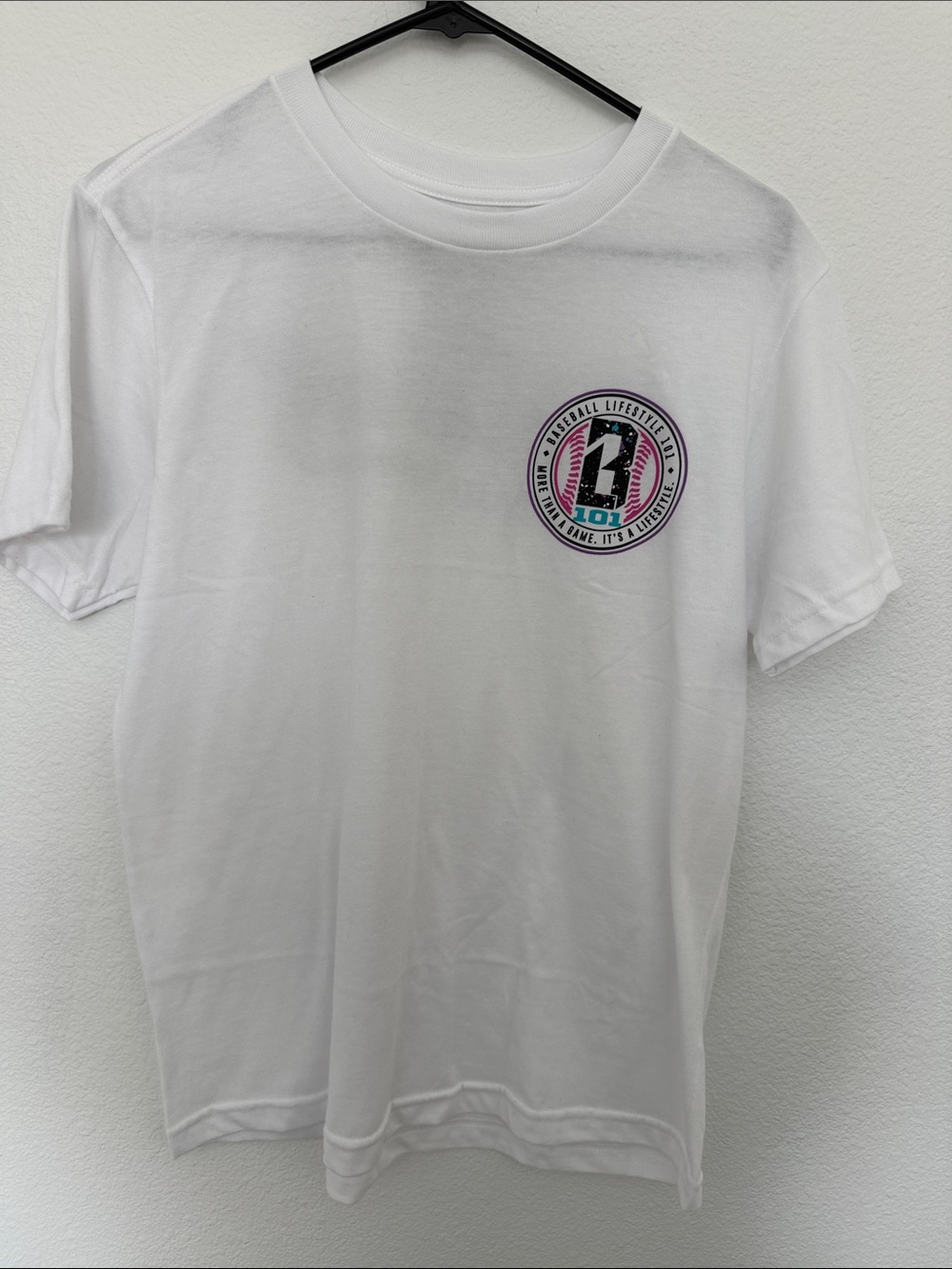 Baseball lifestyle 101 White Graphic Pocket-Size Logo Tee